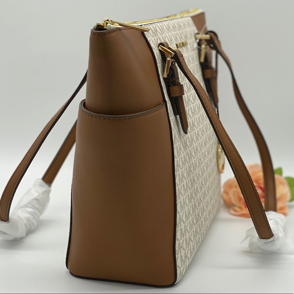 MICHAEL KORS CHARLOTTE LARGE TOP ZIP TOTE VANILLA - Picture 7 of 16